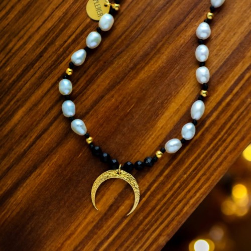 naszyjnik lunula z półksiężycem